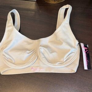NWT SASSYBAX nude color, underwire brawl it size large. Soft double layered